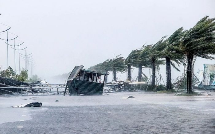 Dự báo thời tiết hôm nay (24/10): Miền Bắc đón không khí lạnh, bão Trà Mi đi vào biển Đông