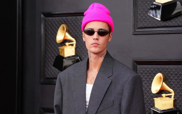 Justin BieBer chuẩn bị khởi kiện