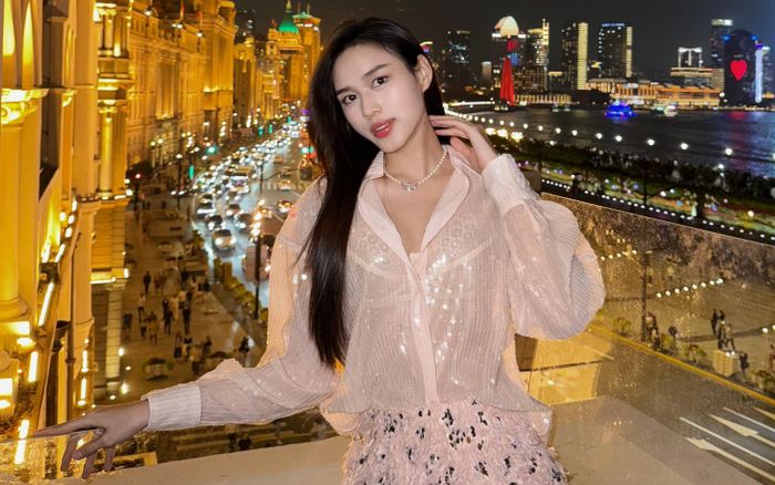Mốt xuyên thấu không hớ hênh của Hoa hậu Đỗ Thị Hà