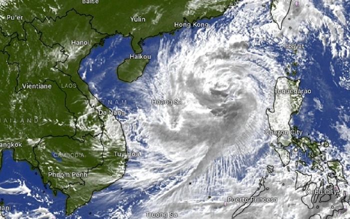 Gặp không khí lạnh ở phía Bắc, bão Trà Mi bị đẩy về phía Nam