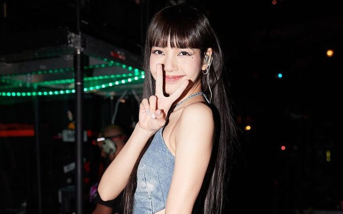 Fan meeting của Lisa ế vé: Do giá 'chặt chém' hay hậu quả từ ồn ào hát nhép?