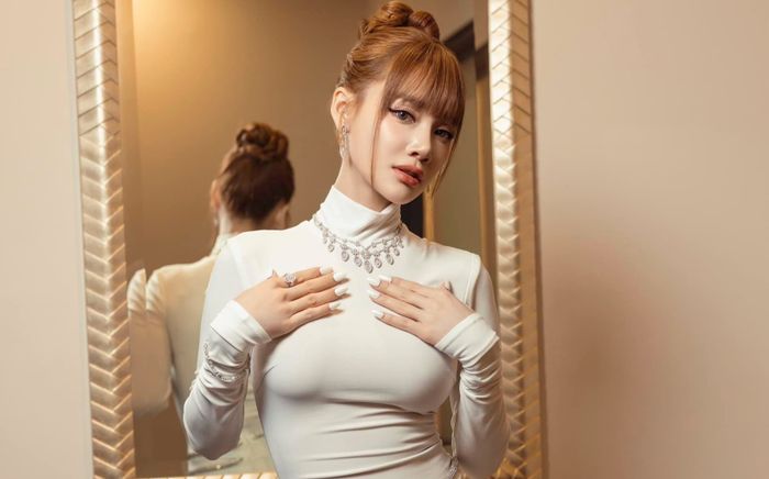 Nhã Phương gây lo lắng vì 1 hành động giống hệt Hồ Ngọc Hà