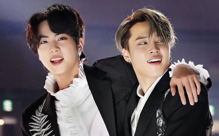 Ấm lòng hành động của Jimin dành cho Jin dù đang nhập ngũ