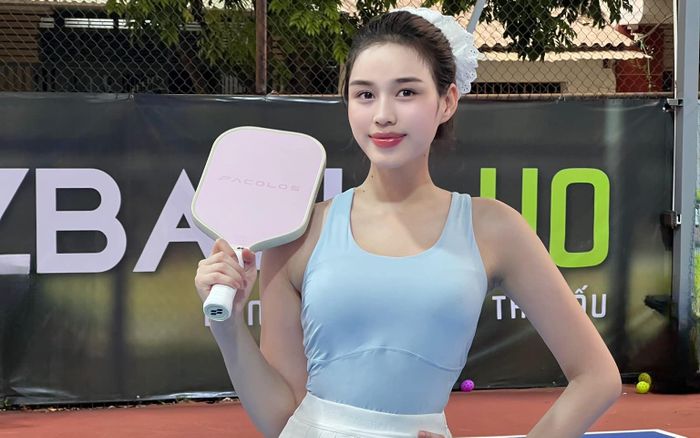 Đỗ Thị Hà duy trì thói quen sang chảnh giữa tin đồn yêu bạn trai thiếu gia