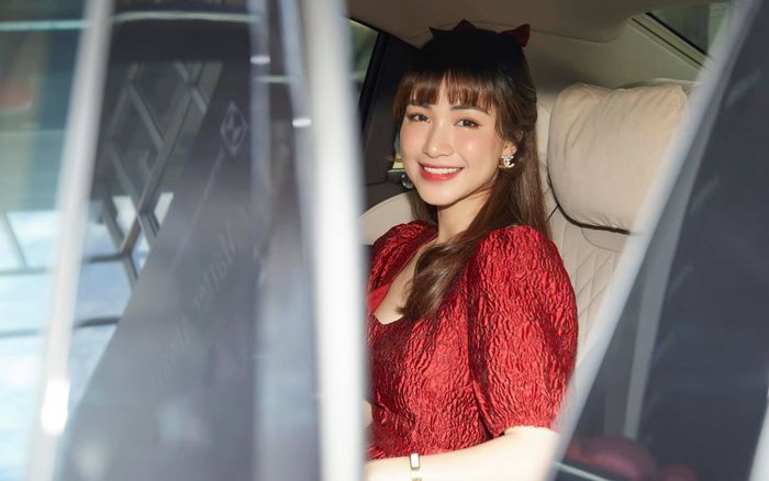 Hòa Minzy kiếm tiền khủng cỡ nào?