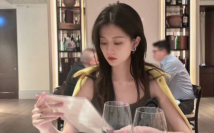 Rộ tin nữ diễn viên đình đám kết hôn thiếu gia bất động sản giàu có