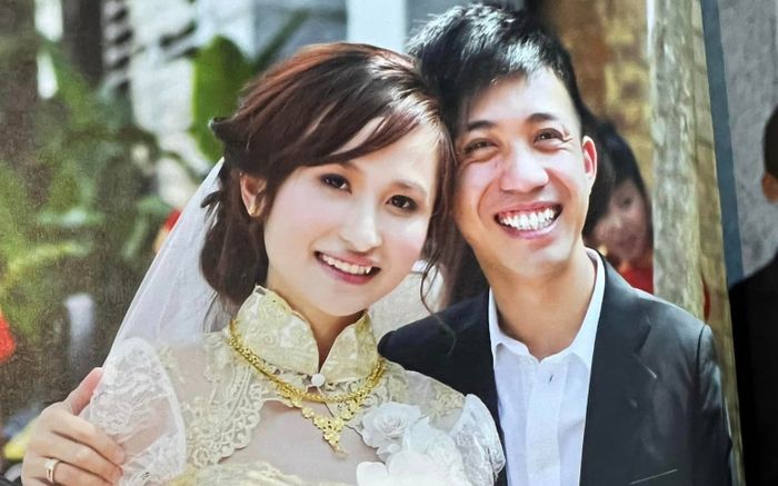 Ngỡ ngàng nhan sắc vợ Minh Nhựa 12 năm trước