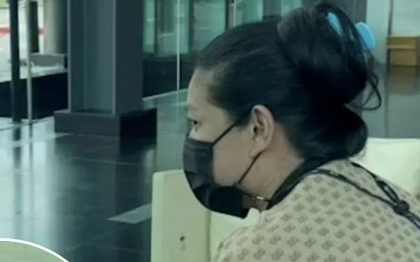 Con trai đi học Đại học năm nhất, người mẹ ở nhà nhận được cuộc gọi khiến bà gục ngã