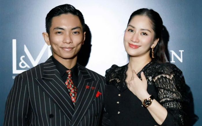 Nhan sắc Khánh Thi ngày càng trẻ hơn chồng