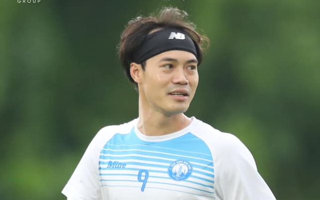 Văn Toàn đang sa sút