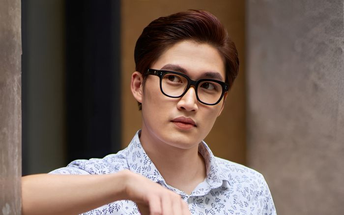 Đình Tú công khai bạn gái?