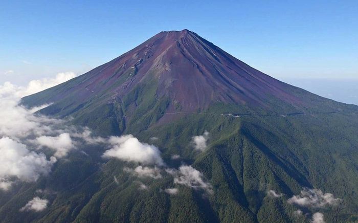 Sự bất thường đang xảy ra với núi Phú Sĩ của Nhật Bản