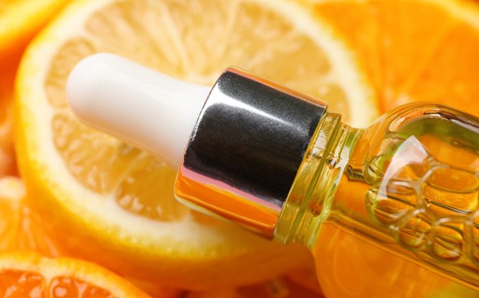 Da càng thêm tệ khi mắc 4 sai lầm trong việc dùng serum vitamin C