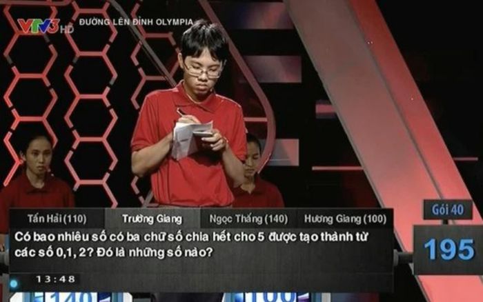 Câu hỏi Toán học tại Đường lên đỉnh Olympia cực đơn giản nhưng khiến 4 nhà leo núi 'bó tay'