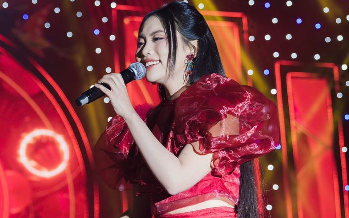 Phương Mỹ Chi lần đầu hát chay ca khúc mới, có hay như thu âm?