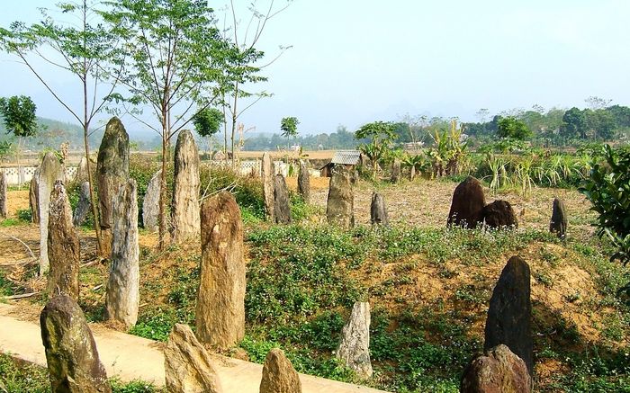 Bí ẩn khu mộ đá cổ chôn người khổng lồ ở Hoà Bình và lời giải đáp