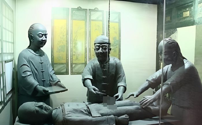 Loại dao dùng để biến người thường thành thái giám có gì đặc biệt?