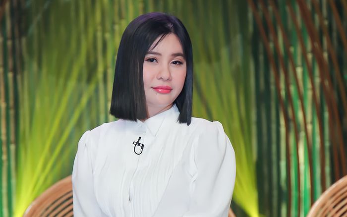 Cát Phượng nói gì khi bị đồn đi sửa mũi?