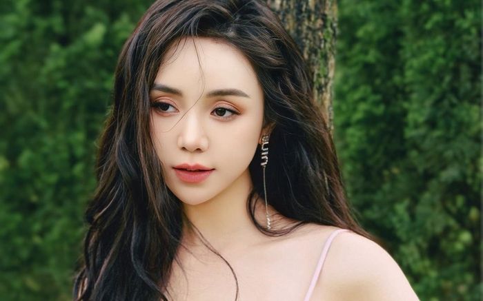 Quỳnh Kool và một nam thần VBiz vướng nghi vấn hẹn hò, còn công khai nói lời mùi mẫn