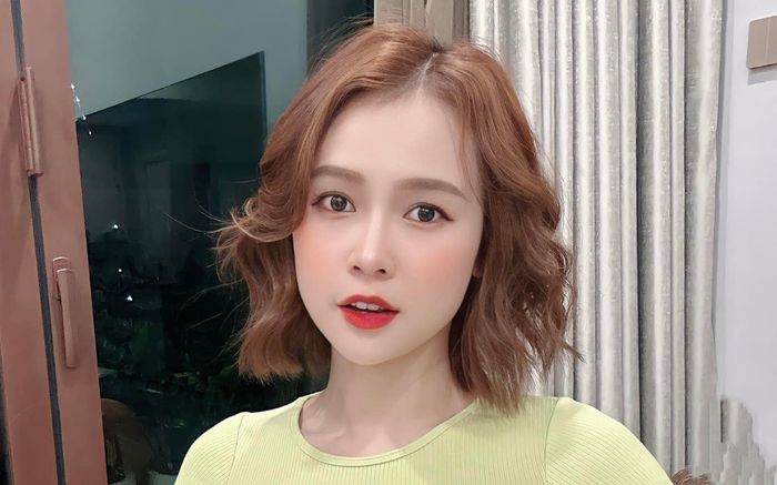 Nữ diễn viên Việt kể quá khứ làm việc đến mức ngất xỉu, phải đi cấp cứu, cuộc sống tuổi 33 gây bất ngờ