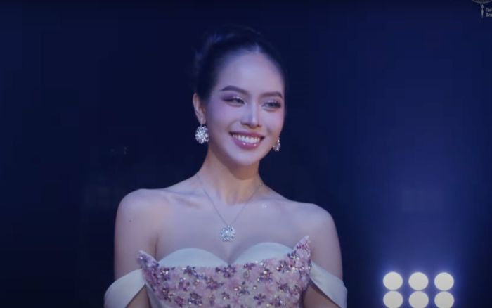 Thanh Thuỷ diễn Evening Gown dù gây tranh cãi