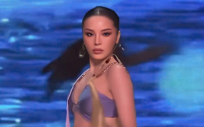 Biểu cảm của Kỳ Duyên khi thi áo tắm gây tranh cãi
