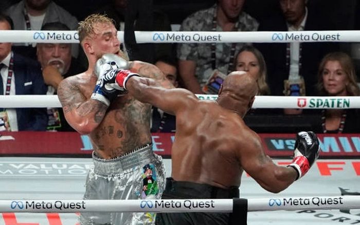 Thất vọng khi Mike Tyson bại trận trước Jake Paul