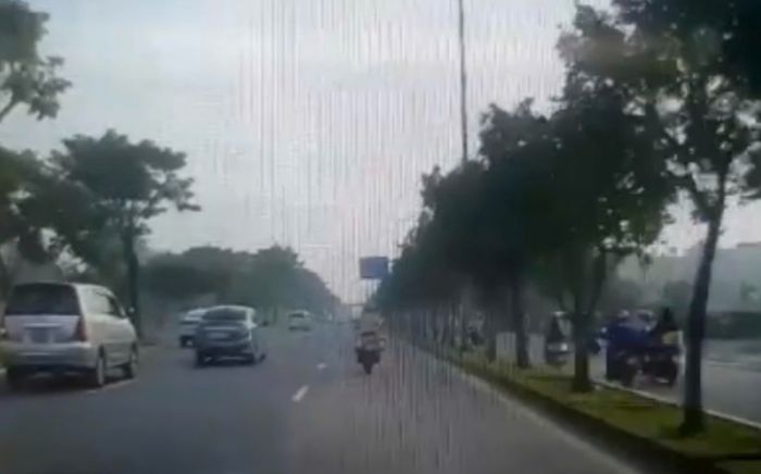 Sản phụ vỡ ối giữa đường, CSGT TPHCM bật còi hụ mở đường khẩn cấp