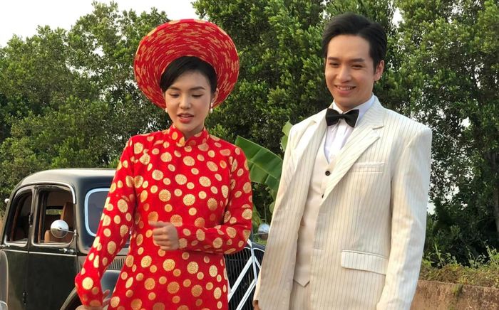 Đồng nghiệp để lộ hậu trường 'đám cưới' Bạch Công Khanh với một sao nữ Vbiz