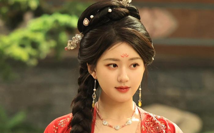 Khán giả tức giận bỏ xem tập cuối Rèm Ngọc Châu Sa vì Triệu Lộ Tư làm màu