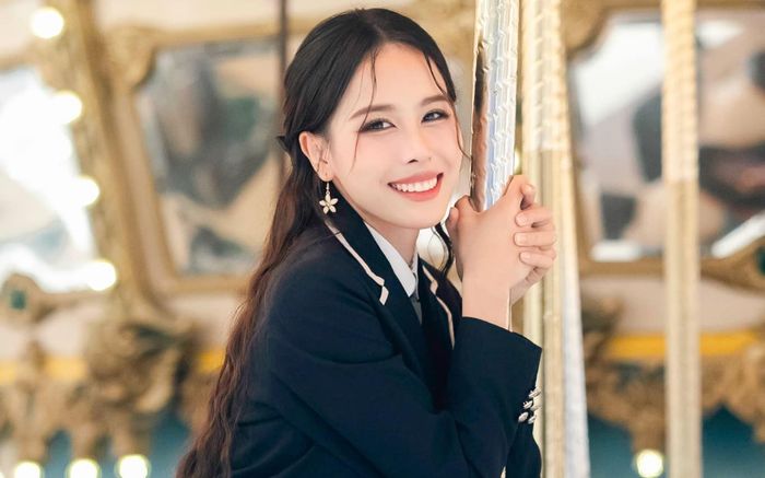 Ảnh đời thường 'đẹp mướt mắt' của Á hậu Ngọc Hằng
