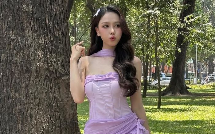 Thời trang đời thường ấn tượng chuẩn 'fashionista' của Á hậu Ngọc Hằng