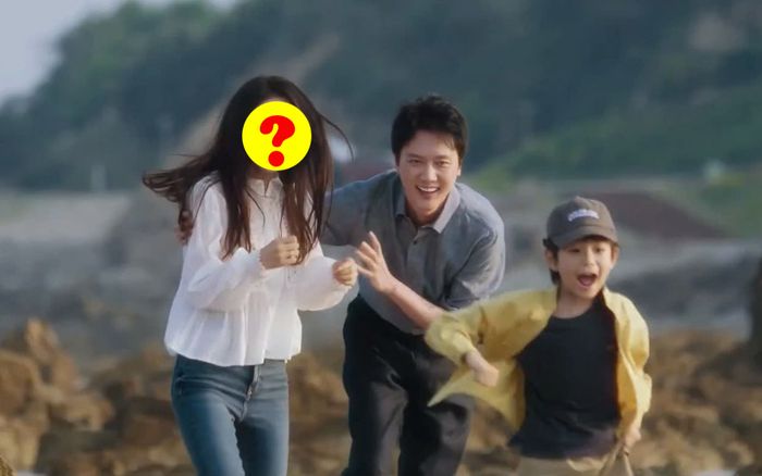 Phùng Thiệu Phong 'kết hôn' cùng mỹ nhân kém 12 tuổi, cô dâu được khen đẹp hơn Triệu Lệ Dĩnh