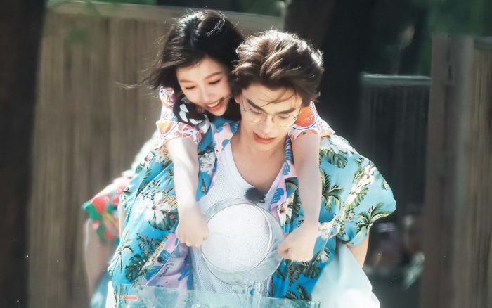 Đinh Vũ Hề và Ngu Thư Hân 'phim giả tình thật' sau Vĩnh Dạ Tinh Hà