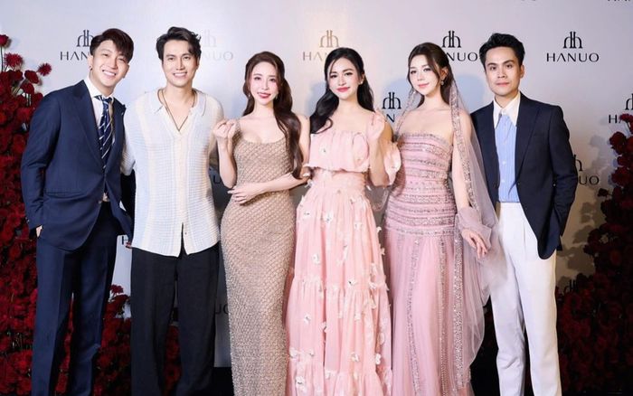 Dàn nghệ sỹ nổi tiếng quy tụ trong show diễn thời trang của thương hiệu Hanuo by Hà Trịnh