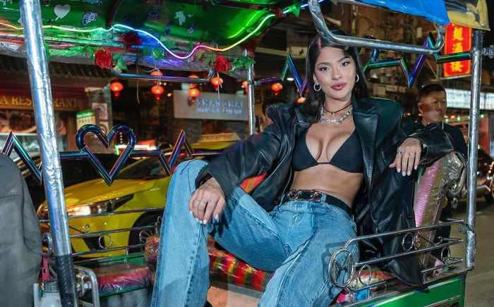 Một hoa hậu đình đám ăn mặc mát mẻ sau khi hết nhiệm kỳ