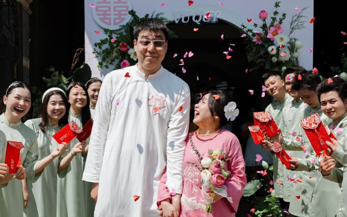 Đám cưới 'chấn động' tại Bình Dương: Cô dâu cao 1m46 cưới chồng 1m93, danh tính bất ngờ