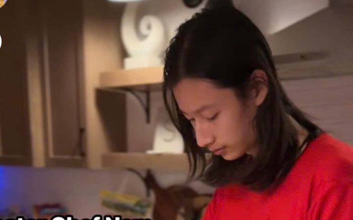 Quý tử nhà Jennifer Phạm trổ tài 'masterchef', ngoại hình gây chú ý