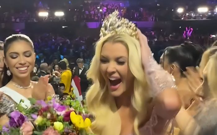 Một Hoa hậu Hoàn vũ từ bỏ vương miện