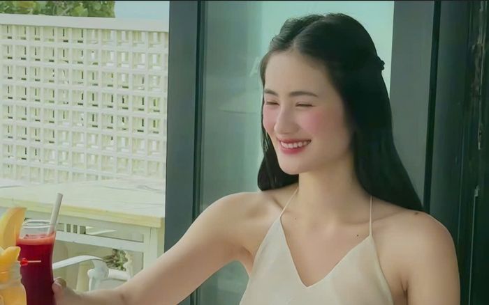 Hoa hậu Ý Nhi đẹp tựa 'tiên tỷ'