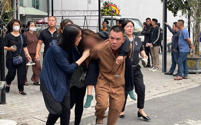 Vụ cô gái bị nhóm quái xế tông tử vong: Mẹ lả đi, ngất xỉu tại tang lễ của con gái