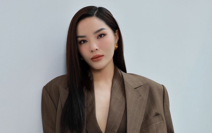 Người hâm mộ quốc tế hết lời ngợi khen vẻ đẹp của Hoa hậu Kỳ Duyên