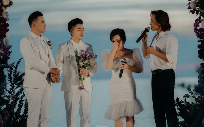 Dàn khách mời rưng rưng chứng kiến khoảnh khắc hạnh phúc của Hà Trí Quang và Thanh Đoàn'