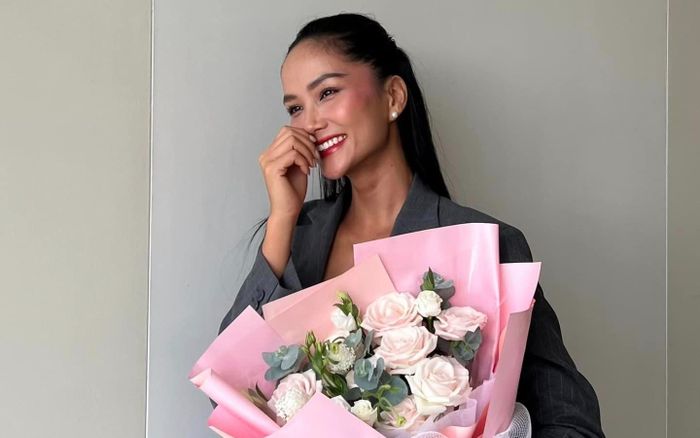 Phản ứng của H'Hen Niê về chuyện lấy chồng