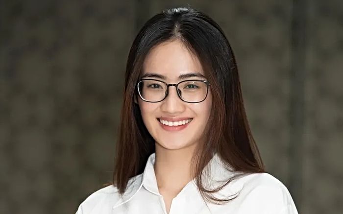 Đoạn clip quay cận Hoa hậu Ý Nhi khoe mặt mộc gây chú ý