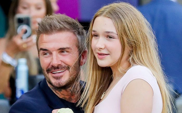 Con gái David Beckham tốn 1,8 triệu đồng để tạo đôi môi căng bóng
