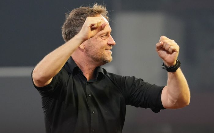 HLV Polking xứng danh hai lần đánh bại HLV Park Hang Seo