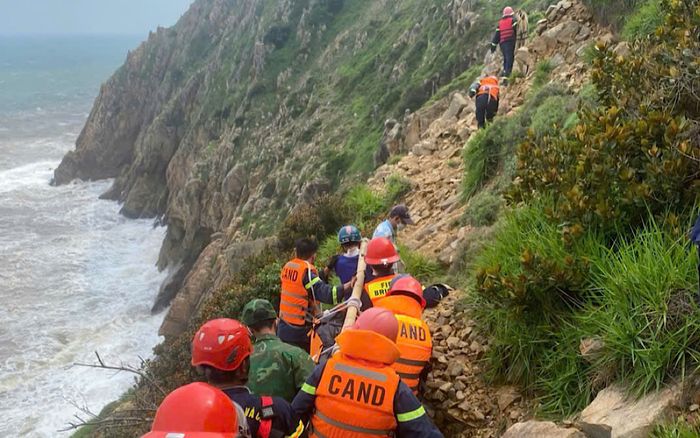 Xúc động người vợ viết thư cảm ơn lực lượng công an giúp đưa thi thể chồng từ vực sâu lên bờ