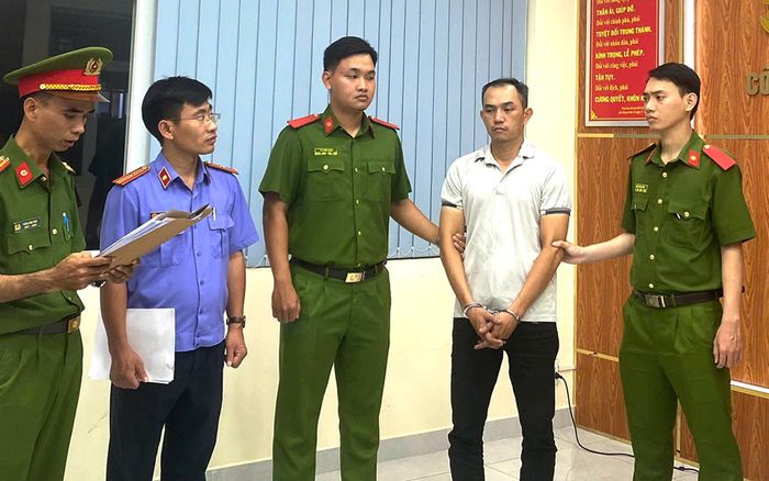 Bắt khẩn cấp kẻ đánh tới tấp cô gái sau va chạm giao thông ở TP HCM