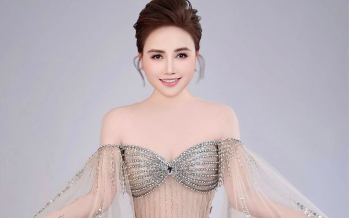 Nữ diễn viên Việt 4 đời chồng phủ nhận chuyện cưới bạn trai kém 20 tuổi